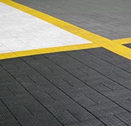 Paver plástico para estacionamento.